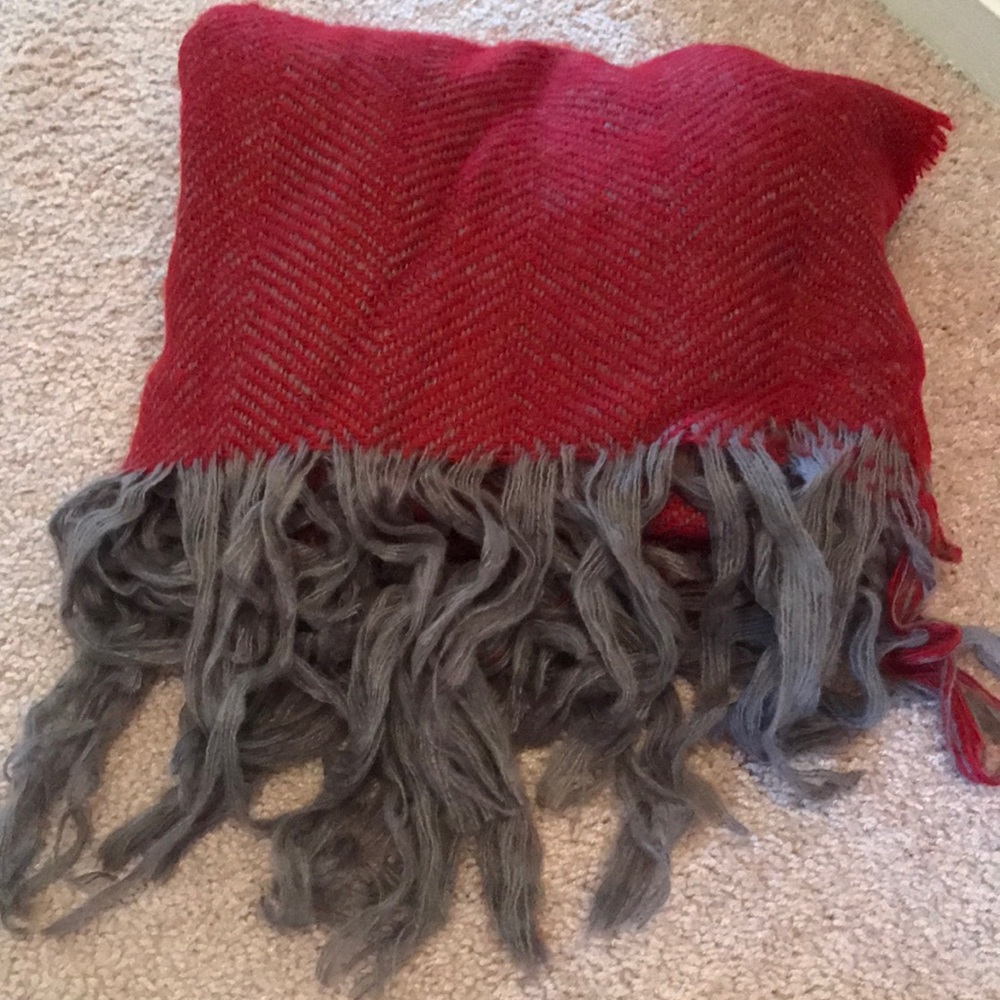 Spun Blanket Scarf Red Grey